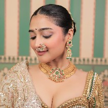Customer wearing 53S Beauty lashes